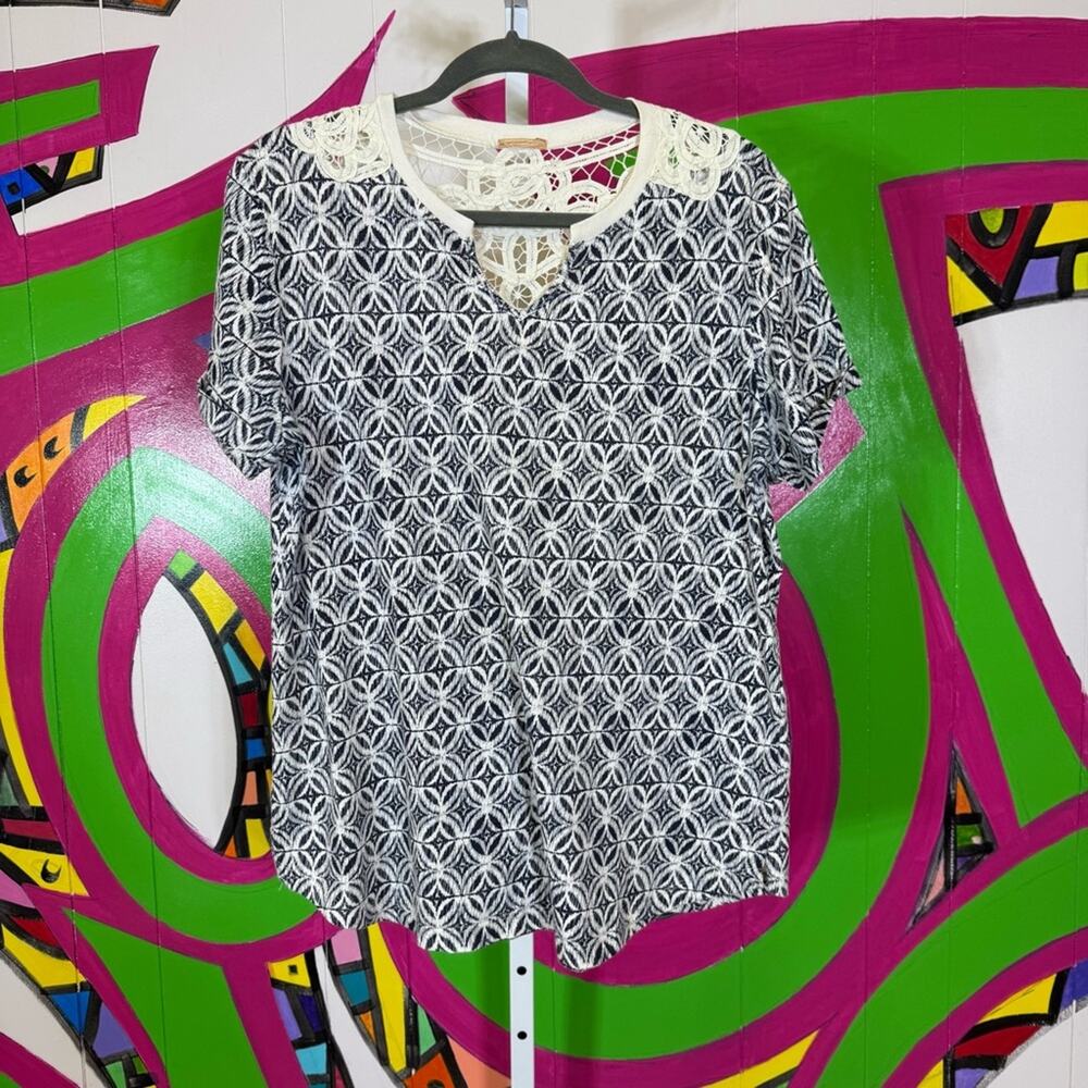 Northcrest, Chic Black and White Patterned Top with Lace. Size similar to Med!